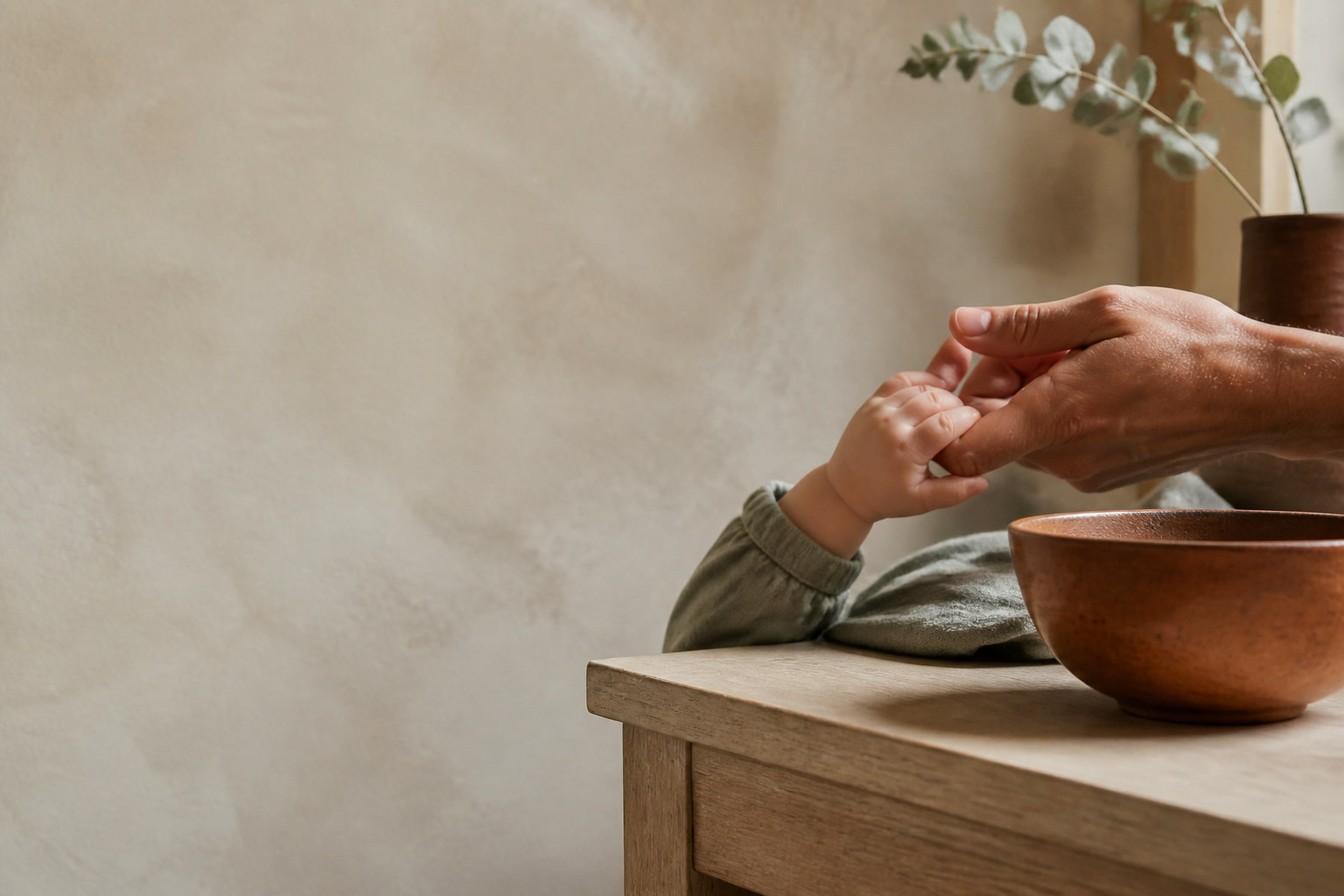 Proposer des ateliers de massage bébé : un revenu complémentaire pour praticien