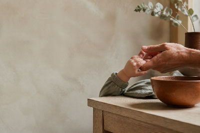 Proposer des ateliers de massage bébé : un revenu complémentaire pour praticien