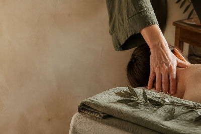 Massage pour cervicalgie et torticolis : soulager les douleurs cervicales