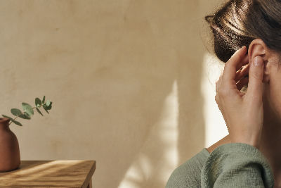Réflexologie auriculaire : soigner le corps par les oreilles