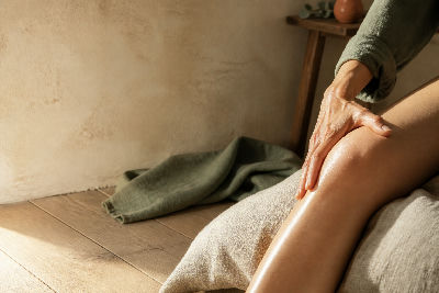 Massage pour les skieurs et snowboarders : genoux, cuisses et chutes