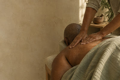 Illustration de l'article : Massage suédois vs deep tissue : différences et lequel choisir