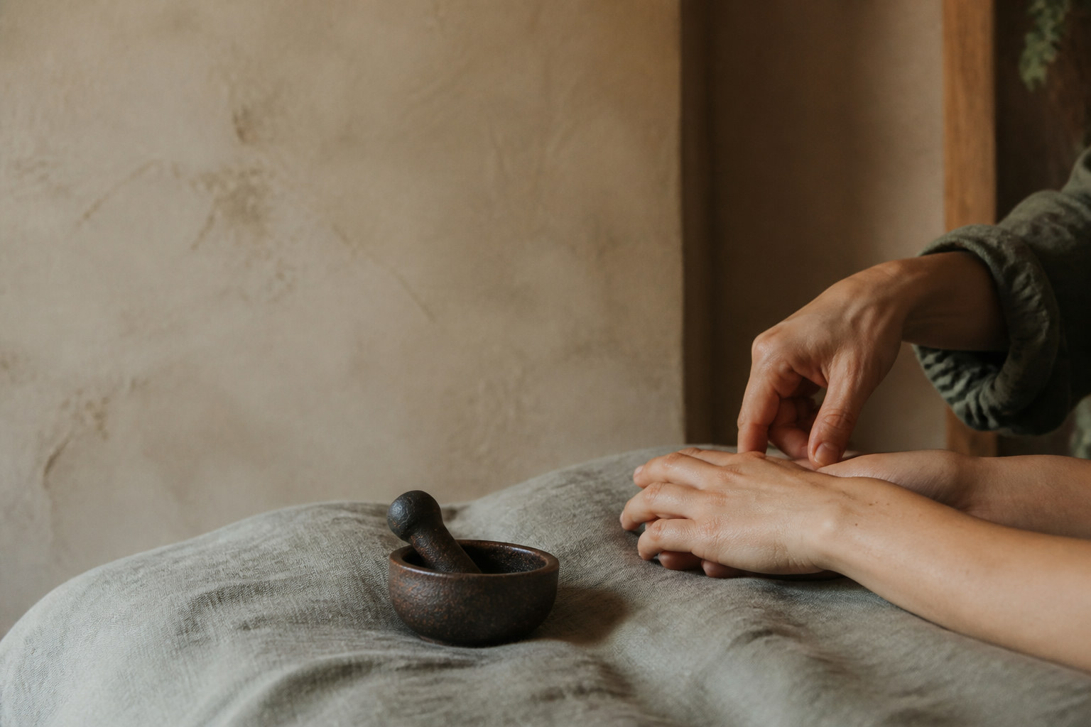 Massage thaï vs shiatsu : différences, bienfaits et lequel choisir