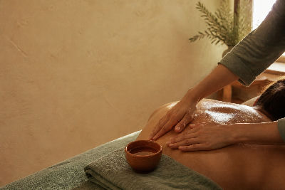 Prix d'un massage à Annecy en 2026 : tarifs et praticiens