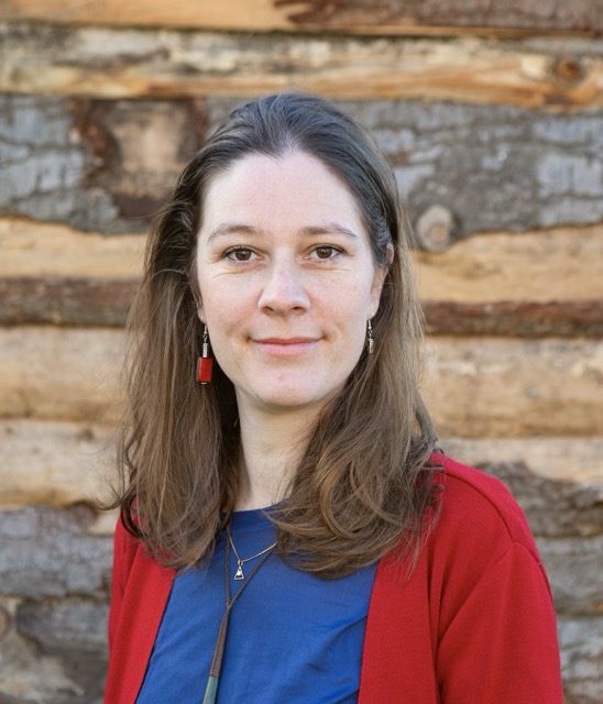 Portrait de Laureen Gautier Naturopathe Réflexologue Massage LSF